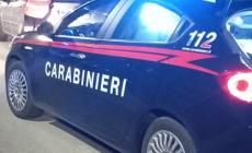Ubriaco, vuole guidare a tutti i costi, ma l'amico chiama il 112