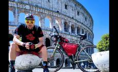 In bici da Trapani a Lugano, l'impresa di un pubblicitario