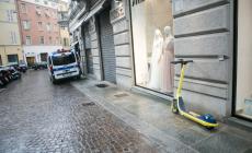 Scontro auto-monopattino in via Carducci