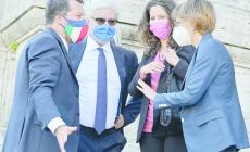 Sei quesiti rimettono in moto  la politica