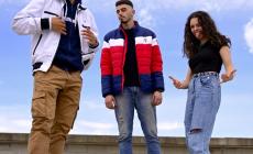 Tre ragazzi cantano i "Rovi" che feriscono i cuori dei giovani d'oggi - Ascolta: Carlotta Sarina a Radio Parma