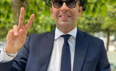 Il sindaco di Ginosa discute la tesi in Architettura dall'ufficio in Comune: "A Parma per amore, fiero della scelta"