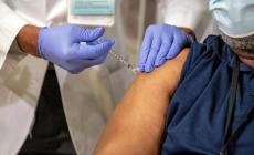 Aifa: "Studi clinici su mix di vaccini garantiscono sicurezza elevata 