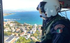 35enne trovato morto su una barca danneggiata sul lago di Garda. Indagati due turisti tedeschi