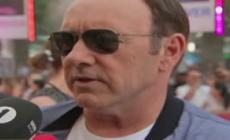 Kevin Spacey si scusa per molestie e fa coming out