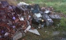 Foto dei lettori - "Piccole discariche crescono"