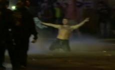 Guerriglia ad Amburgo, le immagini della terza notte