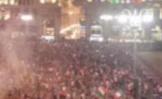 Gioia ma anche follia: a Milano 15 feriti in piazza, tre sono gravi