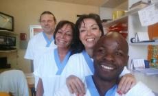 Il dolore dei colleghi dell'infermiere annegato: «Era sempre sorridente. Abbiamo il cuore spaccato»