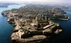 Malta, partito il primo volo degli studenti bloccati
