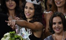 Miss Italia, spuntano foto di nudo, Carlotta rischia il titolo