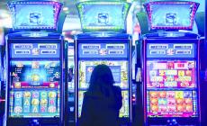 «Troppo vicine a chiese e scuole»: sì alla chiusura di tre sale slot