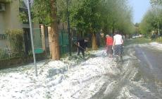 Violento temporale: a Noceto allagamenti, decine di chiamate. E la grandine imbianca Boretto