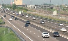 Sabato di traffico, code sulla A15 - Video