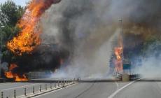 Devastante incendio a Pescara: abitazioni in fiamme e ci sono dei feriti