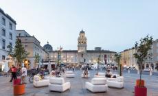 Piazza Garibaldi, la Panchina Post Pandemica cambia forma