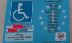 Falsifica un permesso per disabili e lo usa per parcheggiare: denunciato