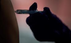 Vaccini ai giovanissimi: circa il 50% in Emilia-Romagna ha avuto la prima dose