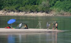Ferragosto sugli spiaggioni del Po