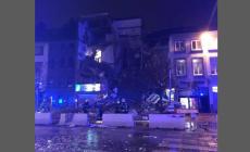 Esplosione in un ristorante italiano: crolla palazzo, due morti. "Un italiano tra i feriti"