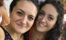 Chiara e Lucia, gemelle: «Le nostre vite divise ma  più che mai unite» 