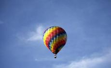 Sbalzata fuori dalla mongolfiera, morta pilota nel Senese