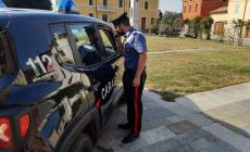 Minacciata dall'ex amante con un video "hot" chiede protezione all'ex marito: finisce a botte