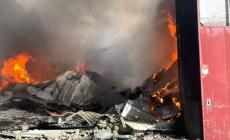 Incendio alla Oppimitti, le analisi di Arpae e Ausl: "Improbabili effetti nocivi sulla salute"