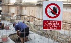 Ritornano le catene per difendere il Battistero