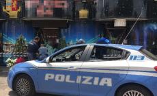 Cinque auto danneggiate e saccheggiate luned&igrave; notte al Toschi: fermato un sospettato in fuga