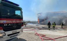 Fienile in fiamme a Sant'Andrea di Torrile - Video