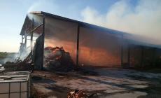 Fienile in fiamme a Sant'Andrea di Torrile - Fotogallery