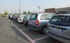 Arrivano multe salate per chi occuperà i parcheggi riservati a donne in gravidanza e genitori con bebè