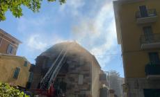 Incendio in viale dei Mille: a fuoco una piccola palazzina -  Foto 
