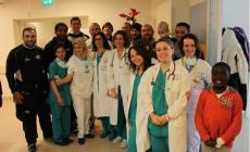 Le Zebre portano doni all'ospedale dei bambini