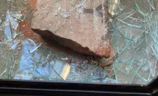 Furto e atti di vandalismo: blitz notturno a Radio Etilica