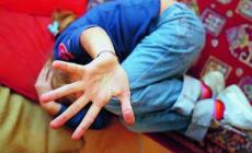 Bimba di otto anni molestata dall'amico di famiglia