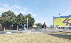 Via Emilia: arrivati due semafori a chiamata pedonale