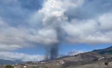 Canarie, erutta il vulcano sull'isola di La Palma, la terra trema -  Video 