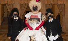 La prova del "Ballo in maschera" (delle polemiche) per gli Under 30 diventa Queer Night: ecco le foto
