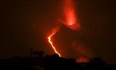 Continua l'eruzione alle Canarie, sepolte altre case