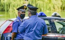 Rifiuta di indossare la mascherina e aggredisce l'autista del bus 