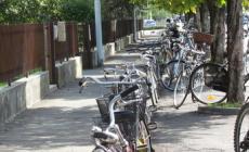 Sparite altre biciclette dal cortile di due abitazioni