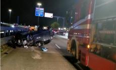 Auto ribaltata in tangenziale Nord: un ferito