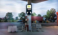Caro metano, il prezzo del carburante raddoppia in 24 ore
