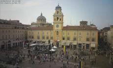 Ciclista pirata dopo scontro in Piazza con scooter