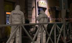 Uccide una donna che ha respinto le sue avances e ferisce le due amiche, arrestato 