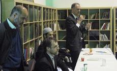 Folli in moschea fa lezione sull'ambiente