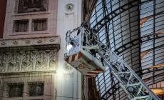 Cadono calcinacci in Galleria, turisti illesi a Milano