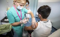 Madre «no vax» vieta il vaccino ai figli. Il «sì» arriva dal giudice